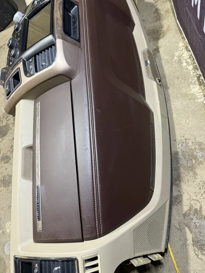 🔥 Conjunto de tablero Ram 1500 Longhorn 2017 Foto 2 de 4