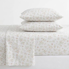 - Full Size Sheet Set, Smooth Lightweight Bedding with Deep Pockets, Fade Wr