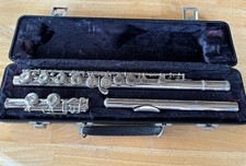 Vintage W. T. Armstrong Flute 104N  W/ Engraved Head beautiful No Tarnish