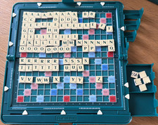 Pocket Scrabble  Magnetic Travel Game Hard Case  family fun 