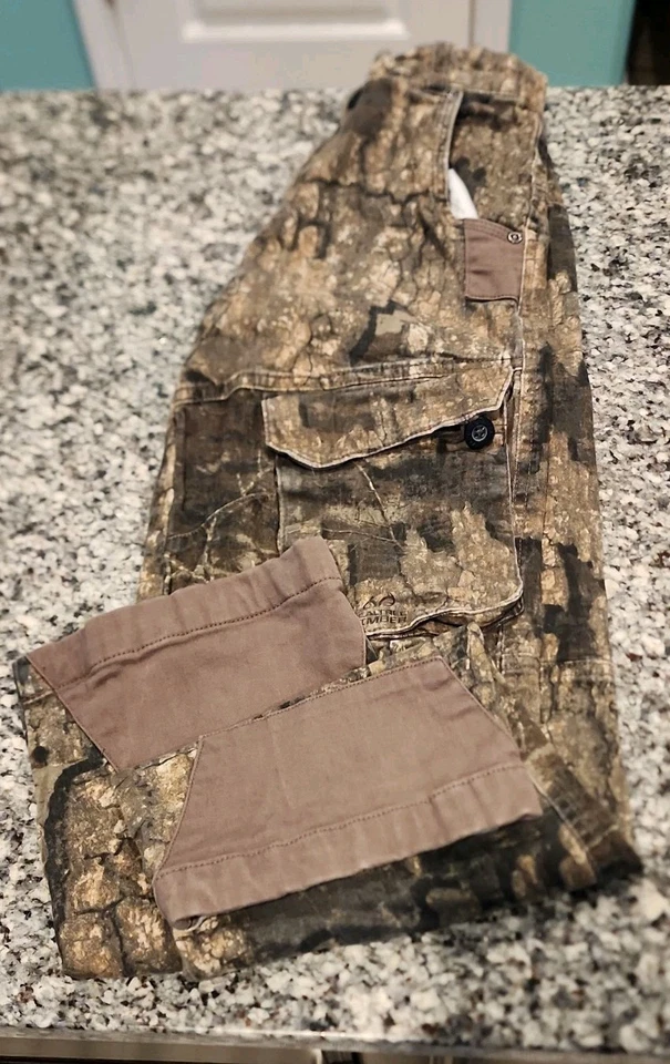Magellan Outdoors RealTree Camo AOP Hunting Winter Pants Jeans Youth Kids Med - Image 2 of 4
