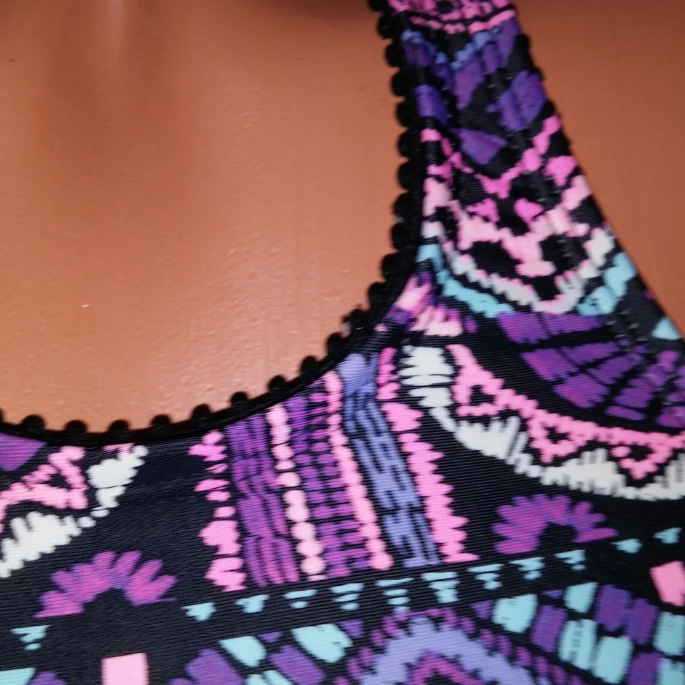 SO Bikini de Natación Pequeño Top e Inferior Halter Colorido Geo Lateral Corbata Inalámbrica Foto 4 de 4