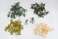 Plastic Army Men Figure Lot Toy Soldiers