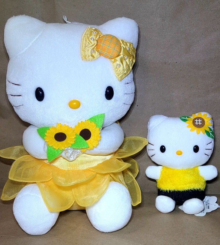 Hello Kitty Sanrio Sunflower Garden Princess X2 Plush 11.5" & 5.5" Eikoh Vintage