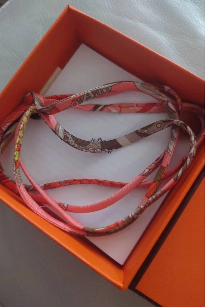 HERMÈS Bracciale Hermes seta serie arancione modello sciarpe marrone