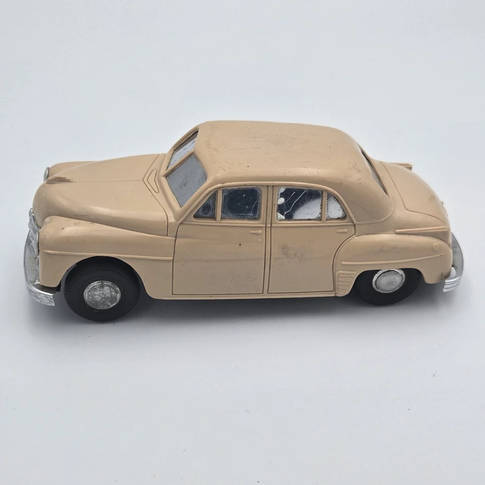 1949 Dealer Promotion TAN PLYMOUTH 1/25 SCALE PLASTIC WIND-UP TESTED, SEE VIDEO - Image 2 of 4