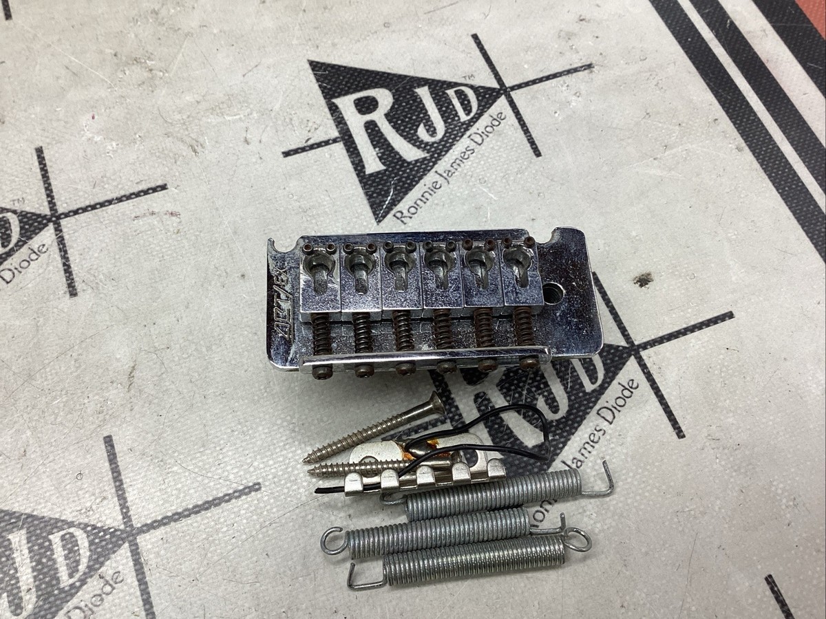 80's Aria Pro II Japan The Cat ACT/EX 2 Point Tremolo Bridge