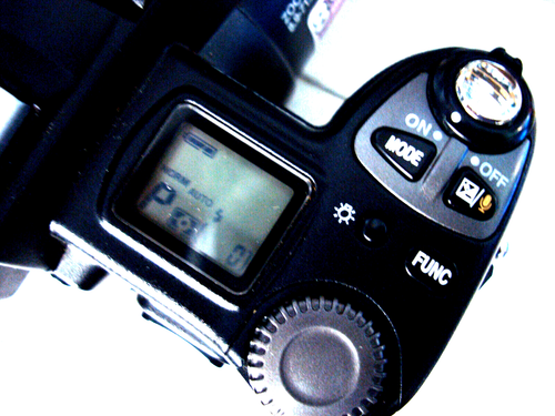 Nikon CoolPix 8700 8x Zoom., 8.0 Mega Pixils - Black 12 Scene Modes - Picture 4 of 17