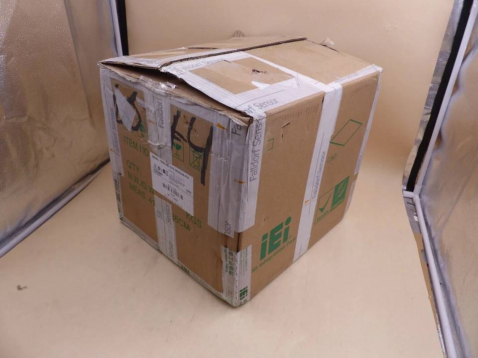 Computadoras de caja integrada IEI SISTEMA INTEGRADO RESISTENTE SIN VENTILADOR I5-9500TE 2,2 GHZ Foto 3 de 4