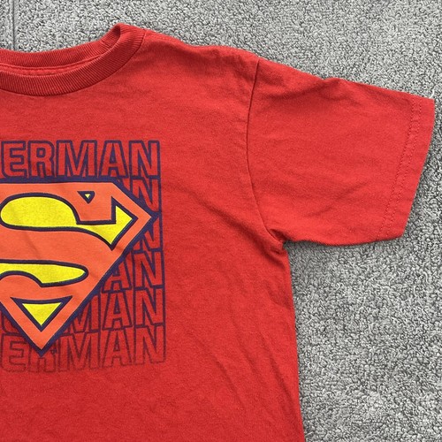 Superman T-Shirt Boys Size 6 Red Short Sleeve Tagless DC Comics LOGO Superhero - Picture 4 of 11