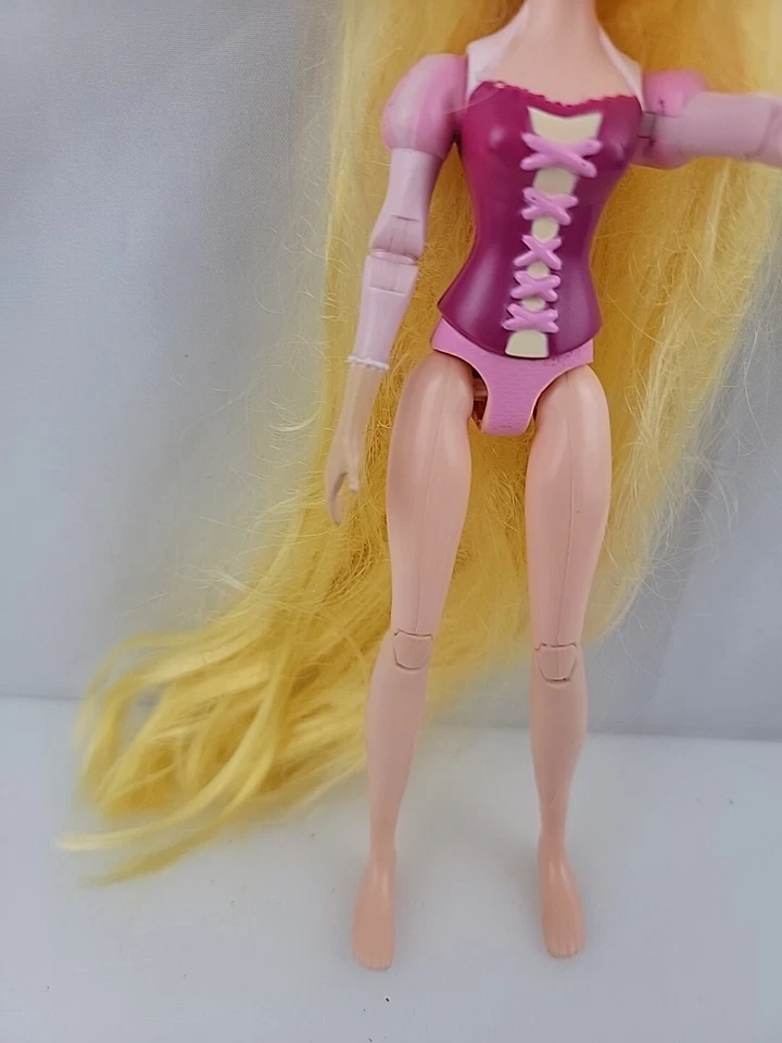 Figura Articulada Disney Princesa Enredada Serie Rapunzel 8" Hasbro Foto 3 de 4