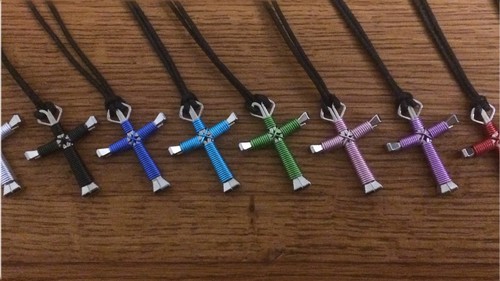 Horseshoe Nail Disciple Cross Necklace Choose Color BUY 3 GET 1 FREE - Afbeelding 1 van 24