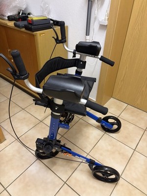 Verkaufe Ungebrauchten Fade Unterarmrollator / Arthritisrollator ( Neu) Blau