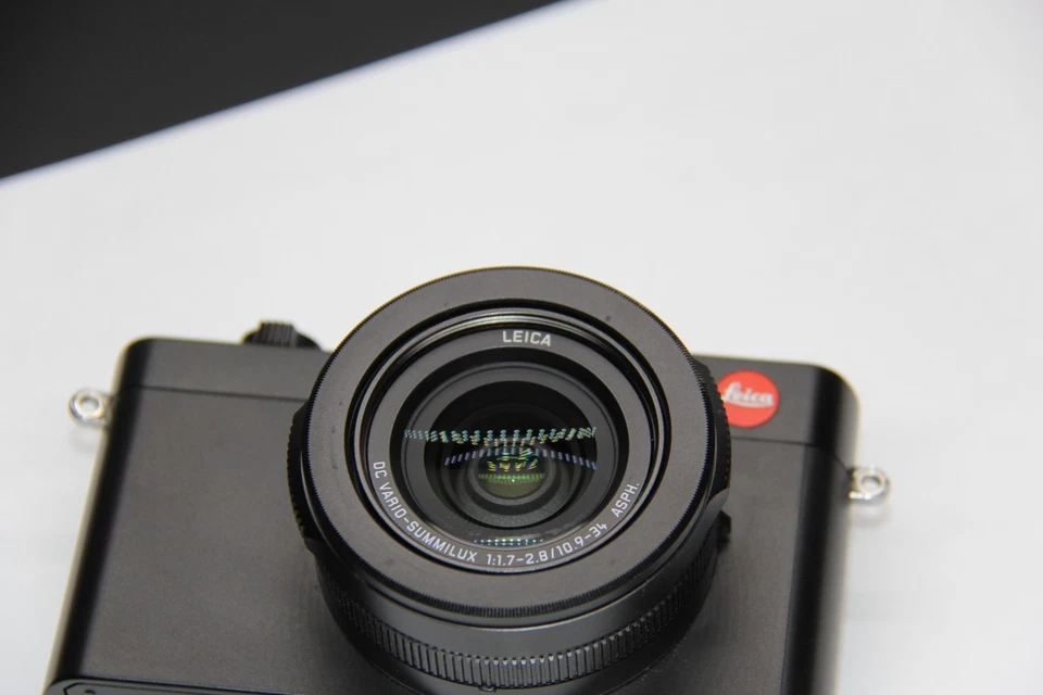 Leica D-Lux 7 Camera, DC Vario-Summilux f1.7-2.8/10.9-34mm Asph - Fast Ship - Image 2 of 4