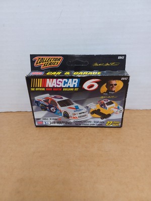 2000 Mega Blocks Nascar Car & Garage #6 Valvoline Mark Martin 9942 kids