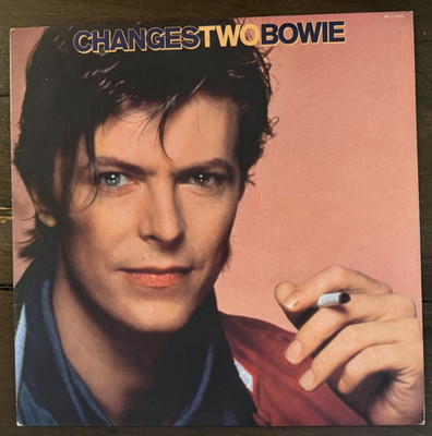 David Bowie Changestwobowie vinyl record VG+/VG+