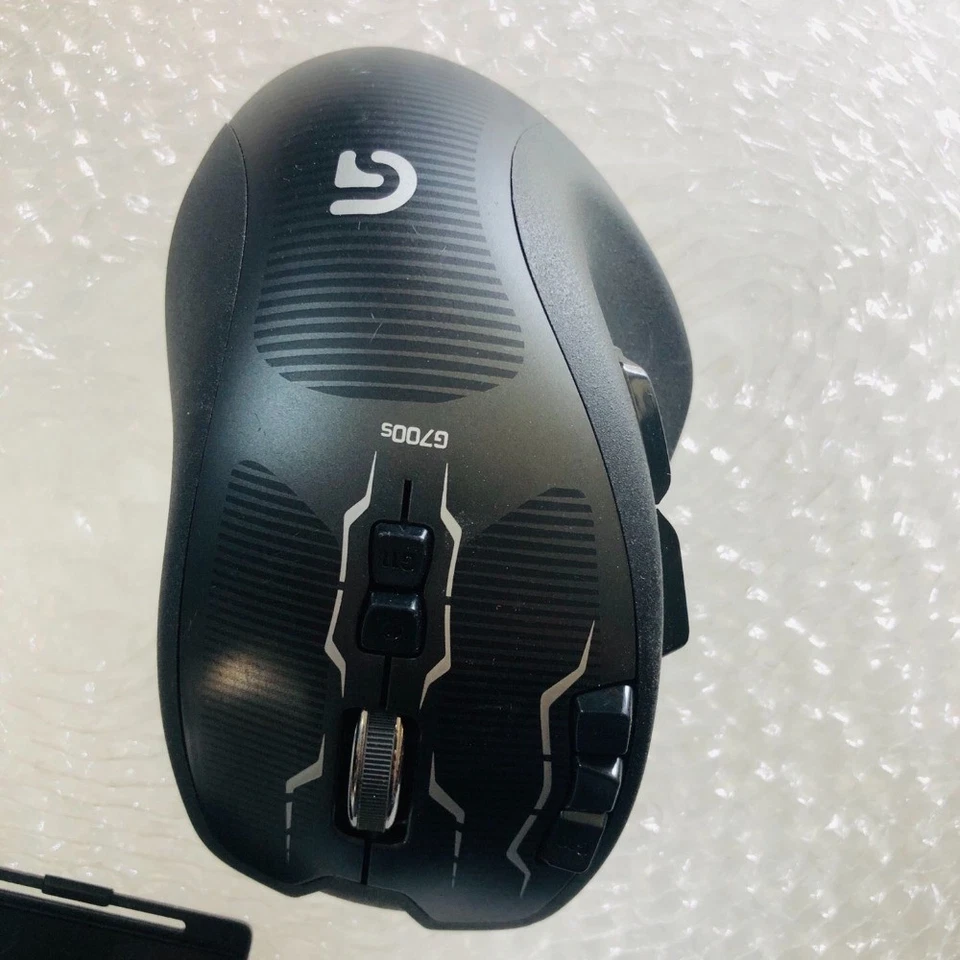 Logitech G700s Mouse 8200 DPI Wireless Rechargeable Gaming 13 Buttons for PC/Mac - Image 2 of 4