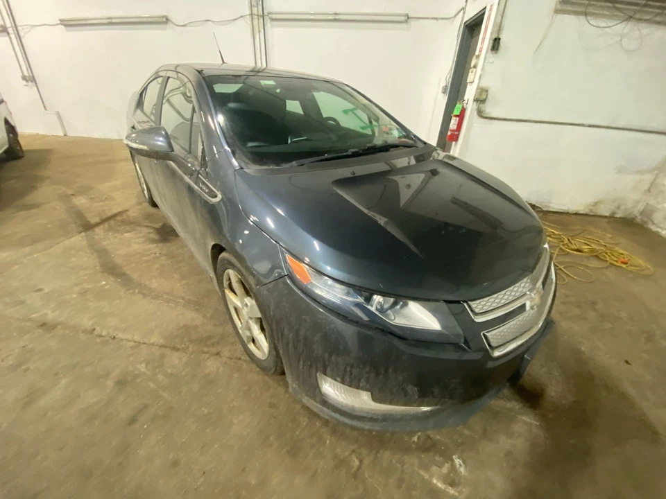 Used Front Upper Center Console fits: 2012 Chevrolet Volt roof w/o rear view cam Foto 4 de 4