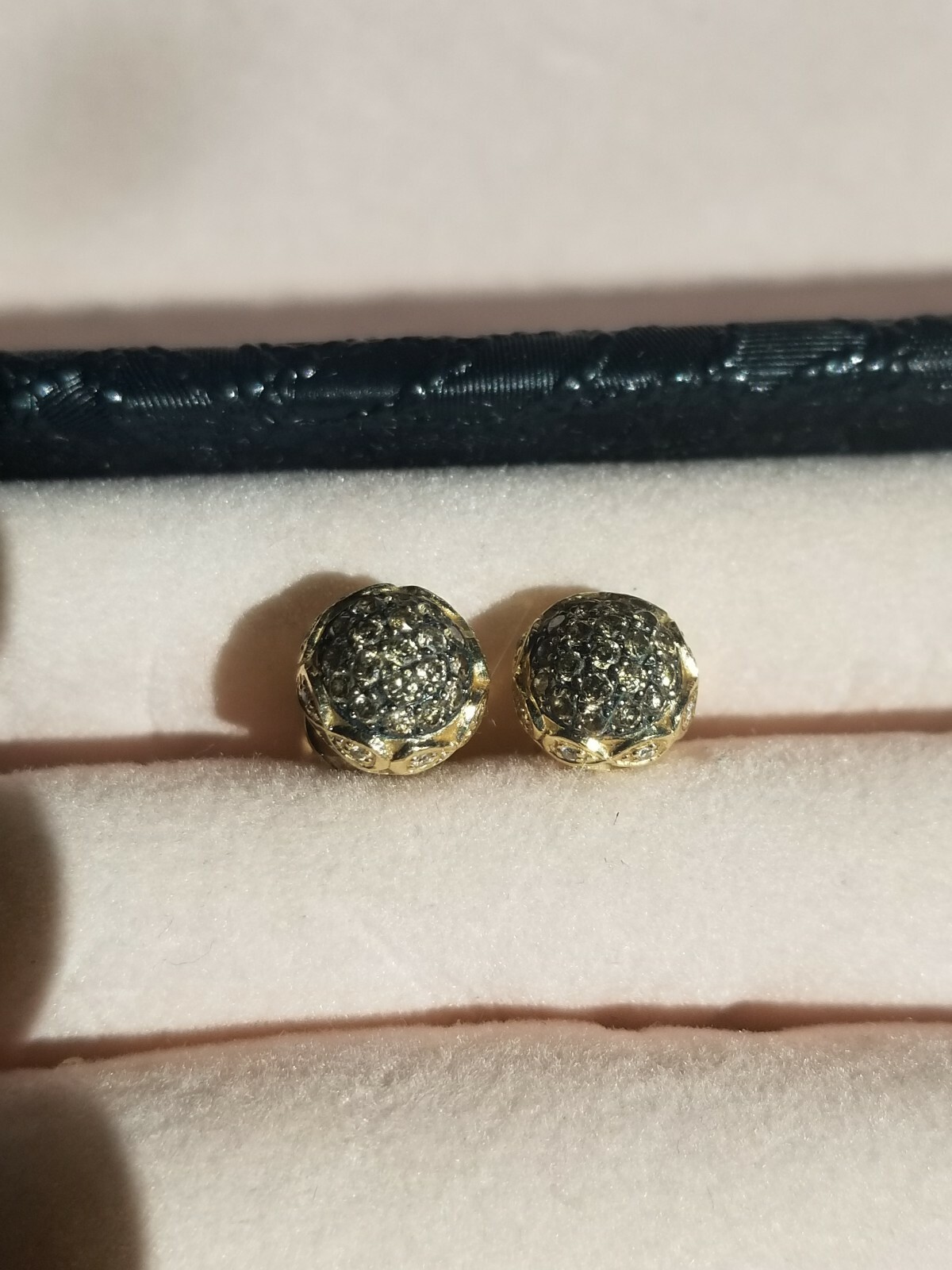 Levian 14k Solid Yellow Gold Stud Earrings Retired - image 1