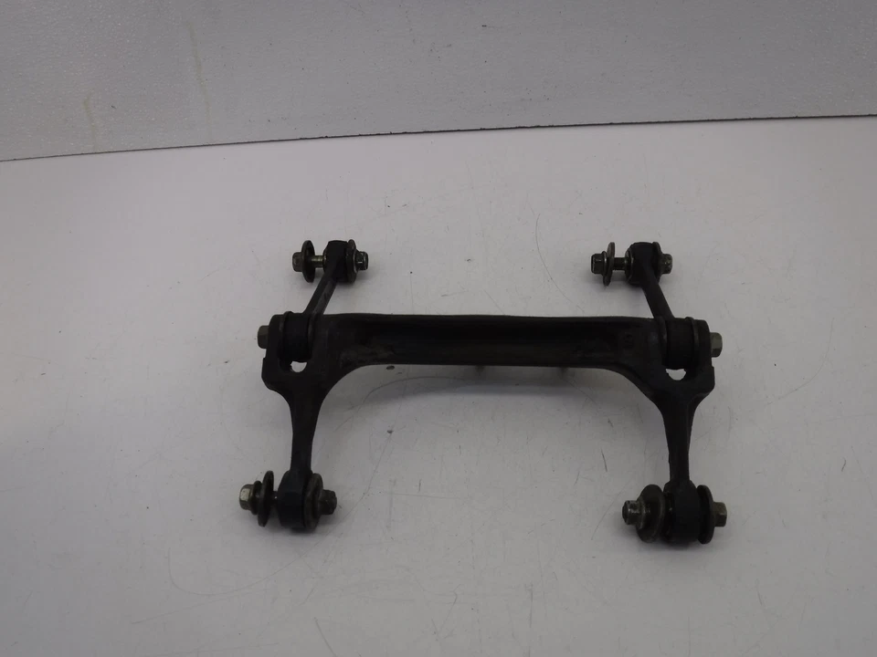 Honda V45 Sabre 1983 amortiguador trasero acoplamiento suspensión hueso perro Foto 2 de 4