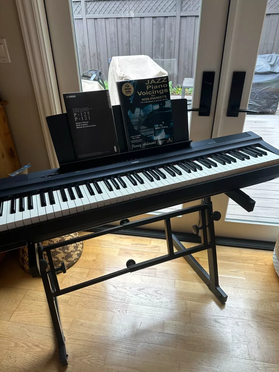 yamaha p 125 digital piano very slightly used