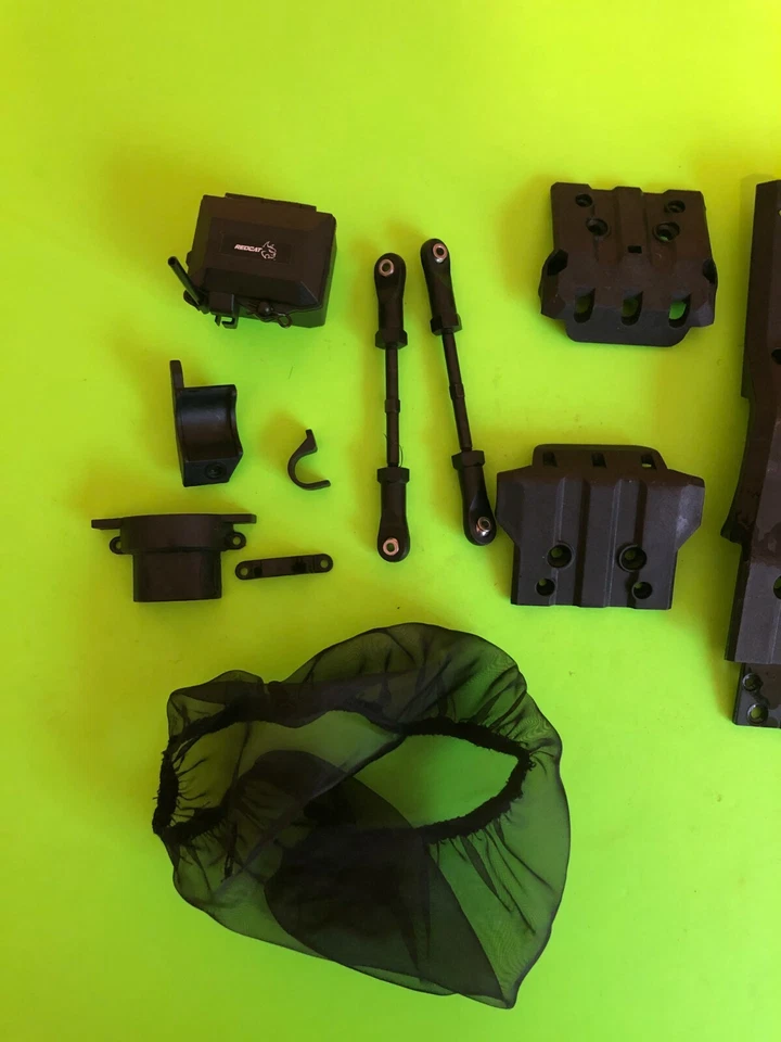 REDCAT RACING KAIJU 1:8 4WD STOCK HARDWARE KIT GUTS  - Image 3 of 3