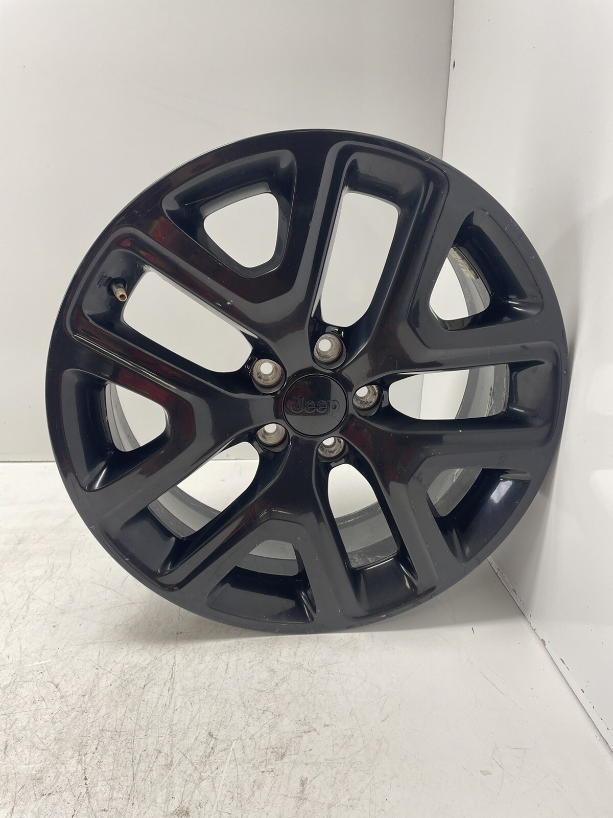 2015-2019 Jeep Renegade Wheel Size 18” OEM USED MINOR DETAILS ZOOM IN PHOTOS
