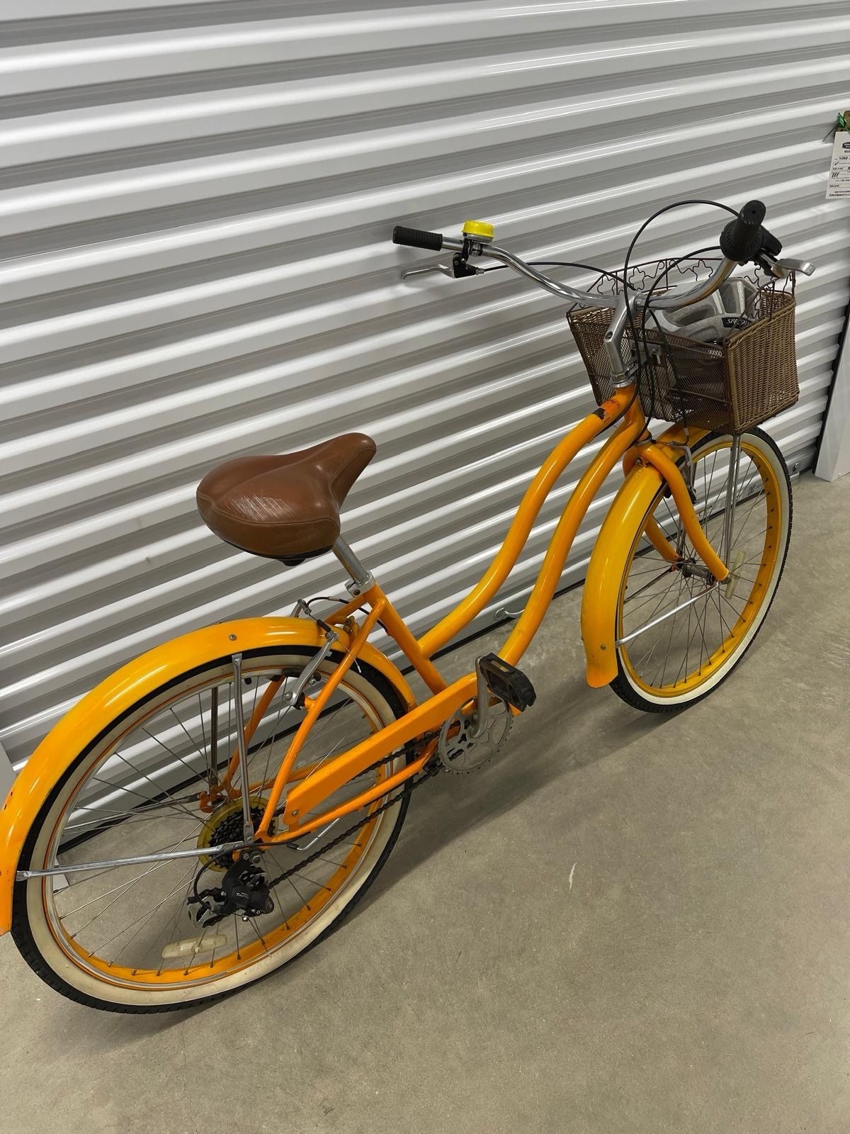 Bike 26&rdquo; Shimano Gears Basket Yellow Vintage Style