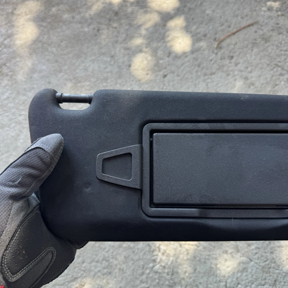 08-14 Mercedes W204 C250 C350 Front Right Passenger Sun Visor Black - Image 4 of 4