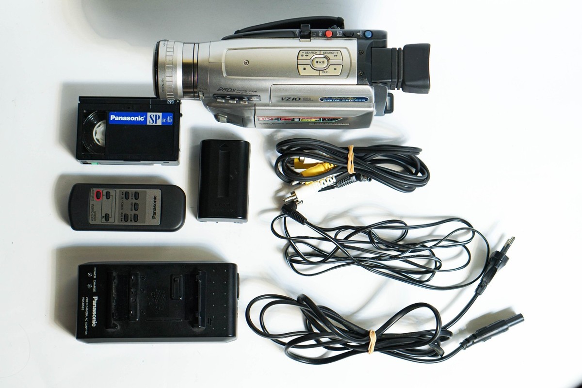 NEAR MINT Panasonic NV-VZ10 VHS-C Camcorder Night Vision 0 Lux +