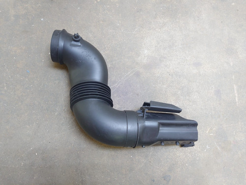 Volkswagen Transporter T6 Air Filter Intake Pipe - 7E0129578B