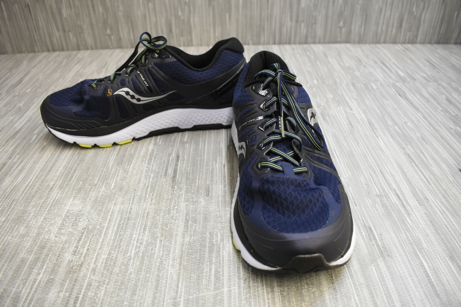 saucony echelon mens