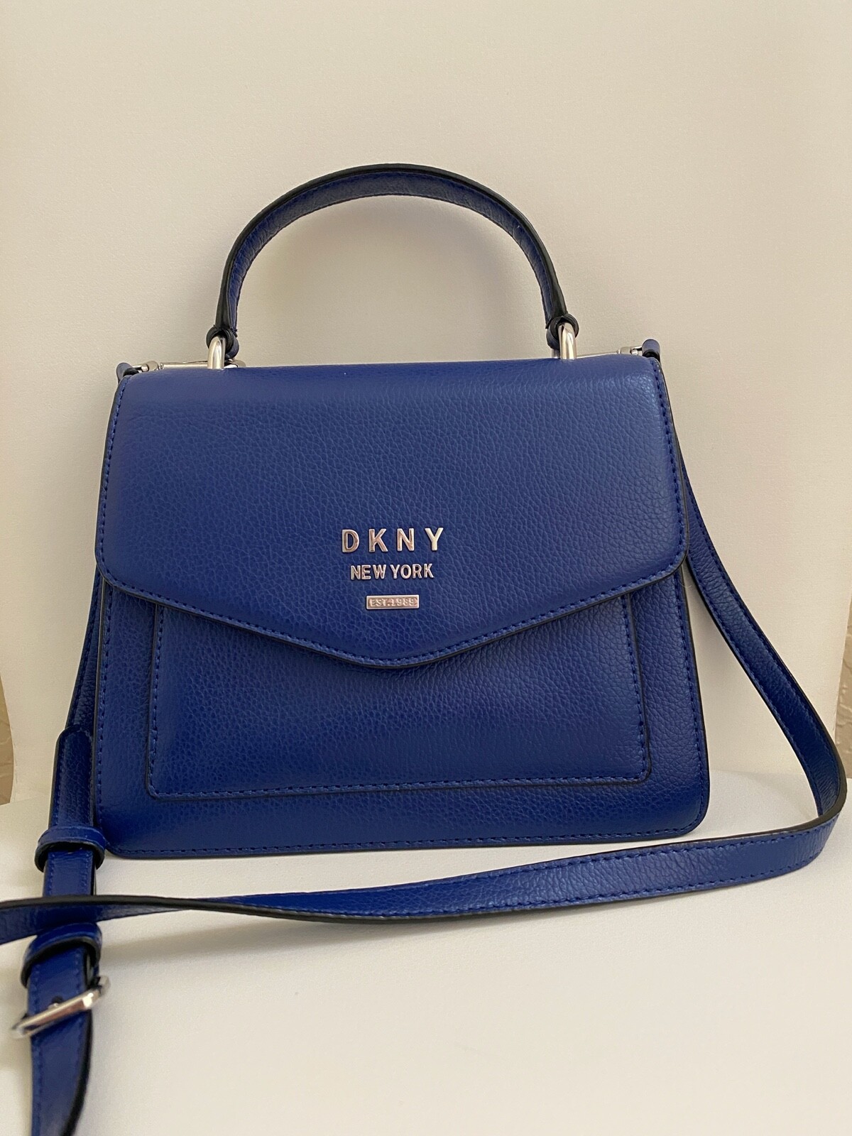 Купить DKNY 2 WAY Small Leather Blue Crossbody Hand на Аукцион из Америки с  доставкой в Россию, Украину, Казахстан