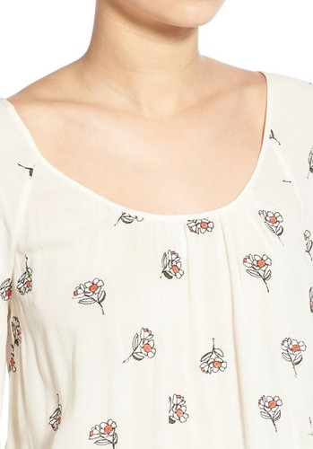 Hinge Embroidered Scoop Neck Top Blouse New Women's Size Small NWT - Picture 2 of 12