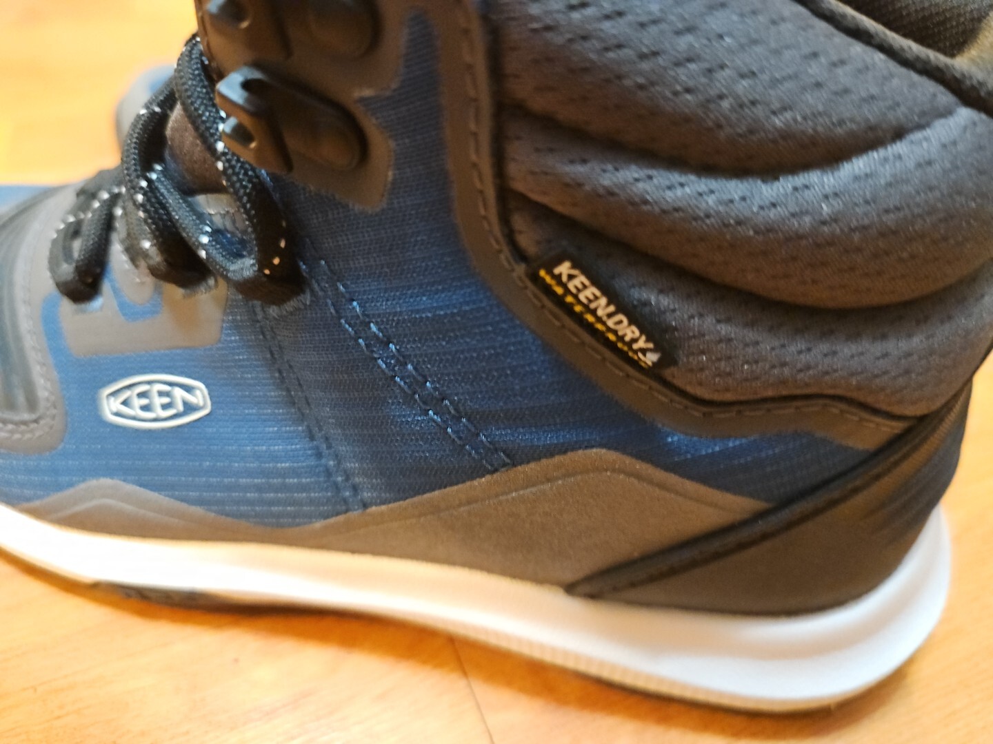 NEW KEEN Sneaker da trekking donna taglia 6 36 Tempo Flex impermeabile media veloce 1025465