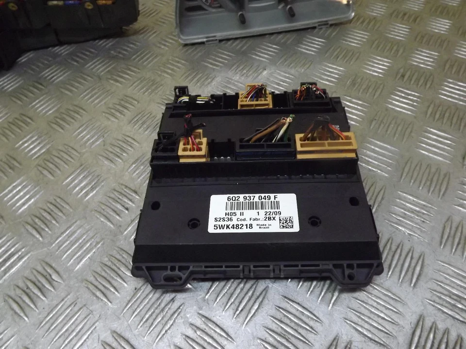 Volkswagen Fox Engine Ecu conjunto caixa de fusíveis velocímetro 41713 milhas 1.2 gasolina 05-13S - Imagem 2 de 4