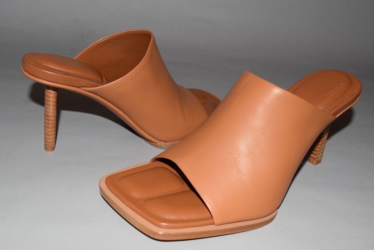 サンダル・ミュール JACQUEMUS 'Les Sandales Mocassin' sandals Brown The Mocassin sandals by JACQUEMUS | Official website