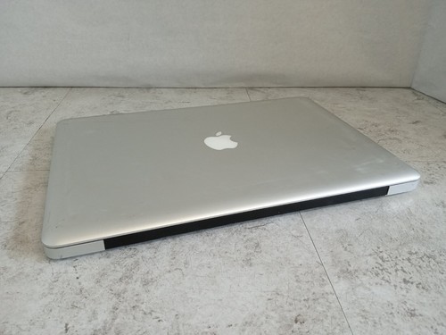 Apple MacBook Pro 15" A1286 2010 Intel Core i5 2.4GHz * PARTS * READ -RR - Picture 4 of 7