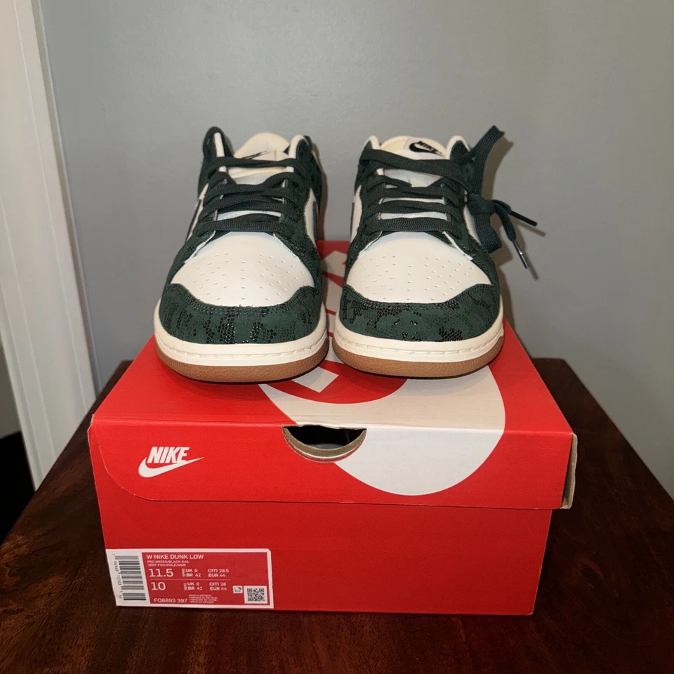 Size 11.5 - Nike Dunk Low Green Snake W - Image 4 of 4