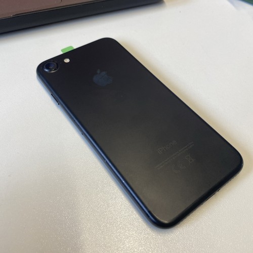 Apple iPhone 7 Black A1778 - VGC - (Spares/Parts) Will not Switch on - Afbeelding 2 van 4