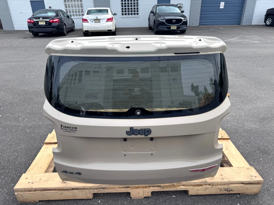 Jeep Renegade Trailhawk 2015-2018 escotilla trasera maletero puerta levadiza montaje solo camioneta Foto 2 de 4