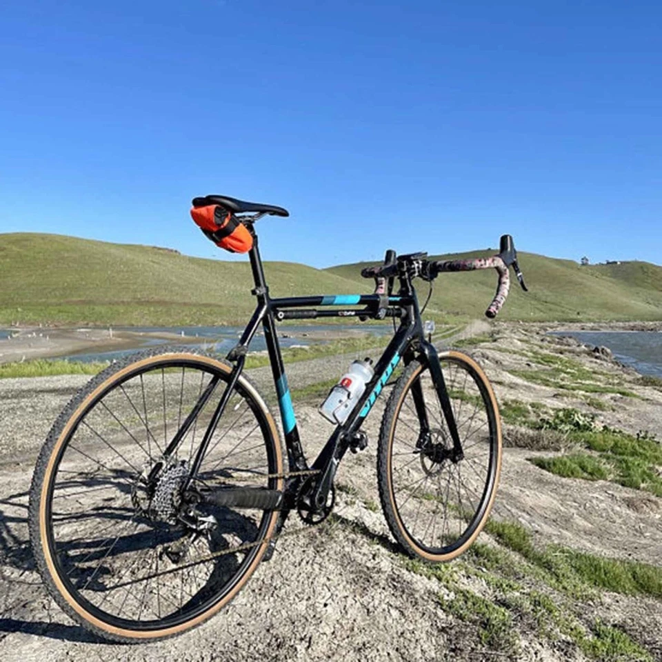 Bolsa de asiento de bicicleta naranja brillante de alta visibilidad Cordura Nylon resistente al agua Foto 2 de 4