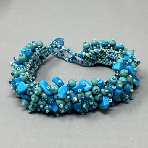 Turquoise Chip Bracelet Cluster Seed Bead Artisan Button Hook Wide Vintage 7.75" - Afbeelding 1 van 10