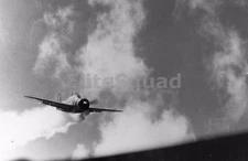 WW2 Picture Photo A closer view of the Japanese kamikaze moments before 918