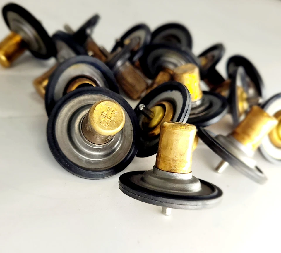 Termostato de alto flujo para motores Chevrolet Corvette LS Granatelli 53060S Foto 2 de 4