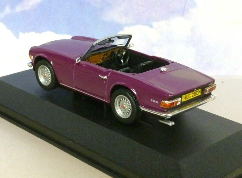 SUPERB DIECAST CORGI VANGUARDS 1/43 1974 TRIUMPH TR6 IN MAGENTA PURPLE VA14701 - Image 4 of 4