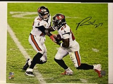 Ronald Jones II Signed Tampa Bay Buccaneers 16x20 Photo Beckett