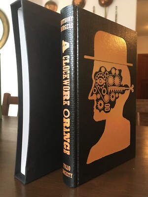 洋書　IN AUGUST COMPANY 洋書］INTERIORS ATELIER AM Interiors: Atelier AM: Misczynski