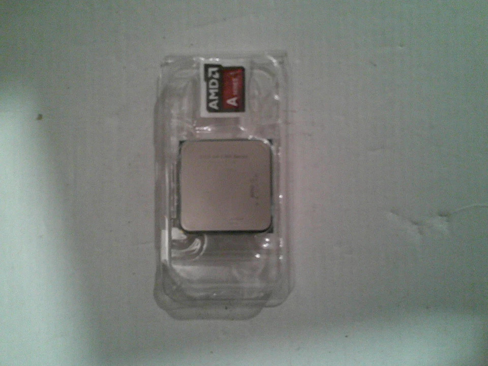 AMD A-Series A4-7300 2 Core 1M L2 Cache 3.8 GHz Socket FM2 CPU AD7300OKA23HL - Image 2 of 4
