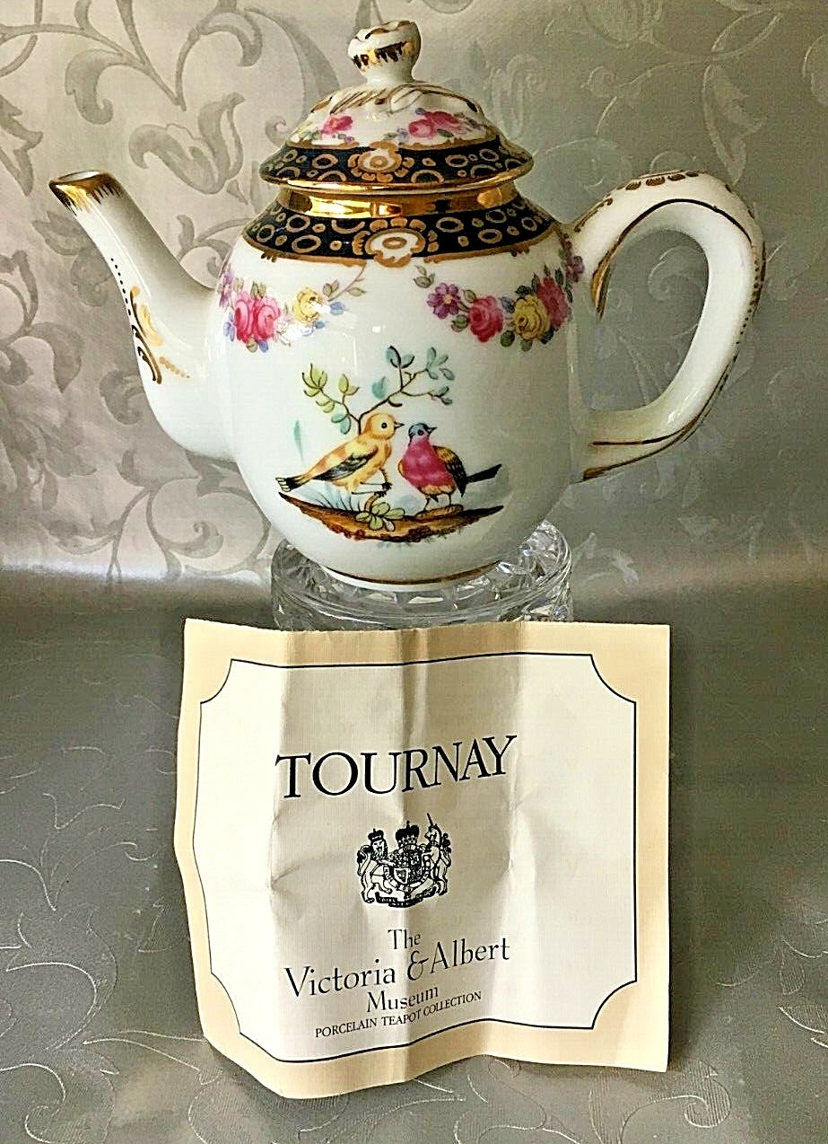 Victoria & Albert Museum Teapot Collection Recreations by Franklin Mint